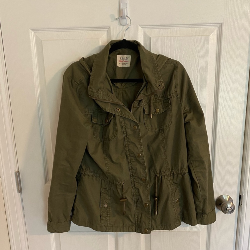 Adjustable utility jacket